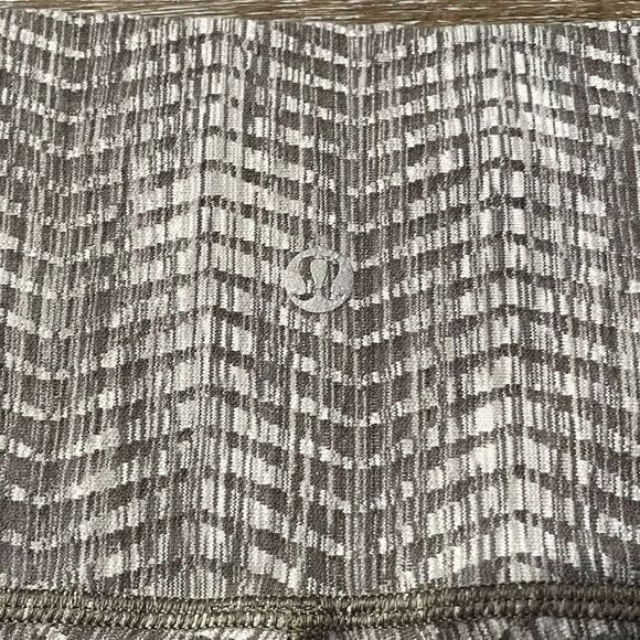 Lululemon Wunder Under High-Rise 7/8 Tight Leggings - Size: 4 - Picture 12 of 14